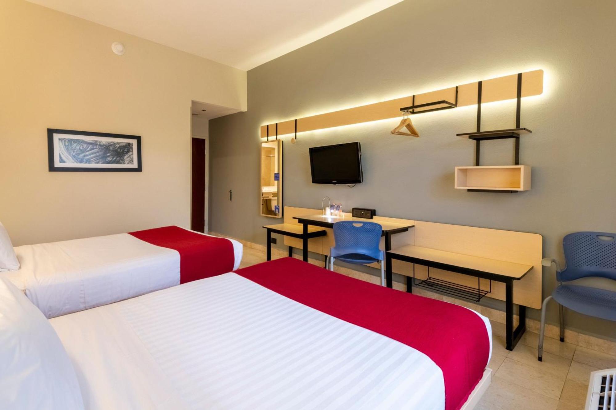 City Express By Marriott Cancun Bagian luar foto
