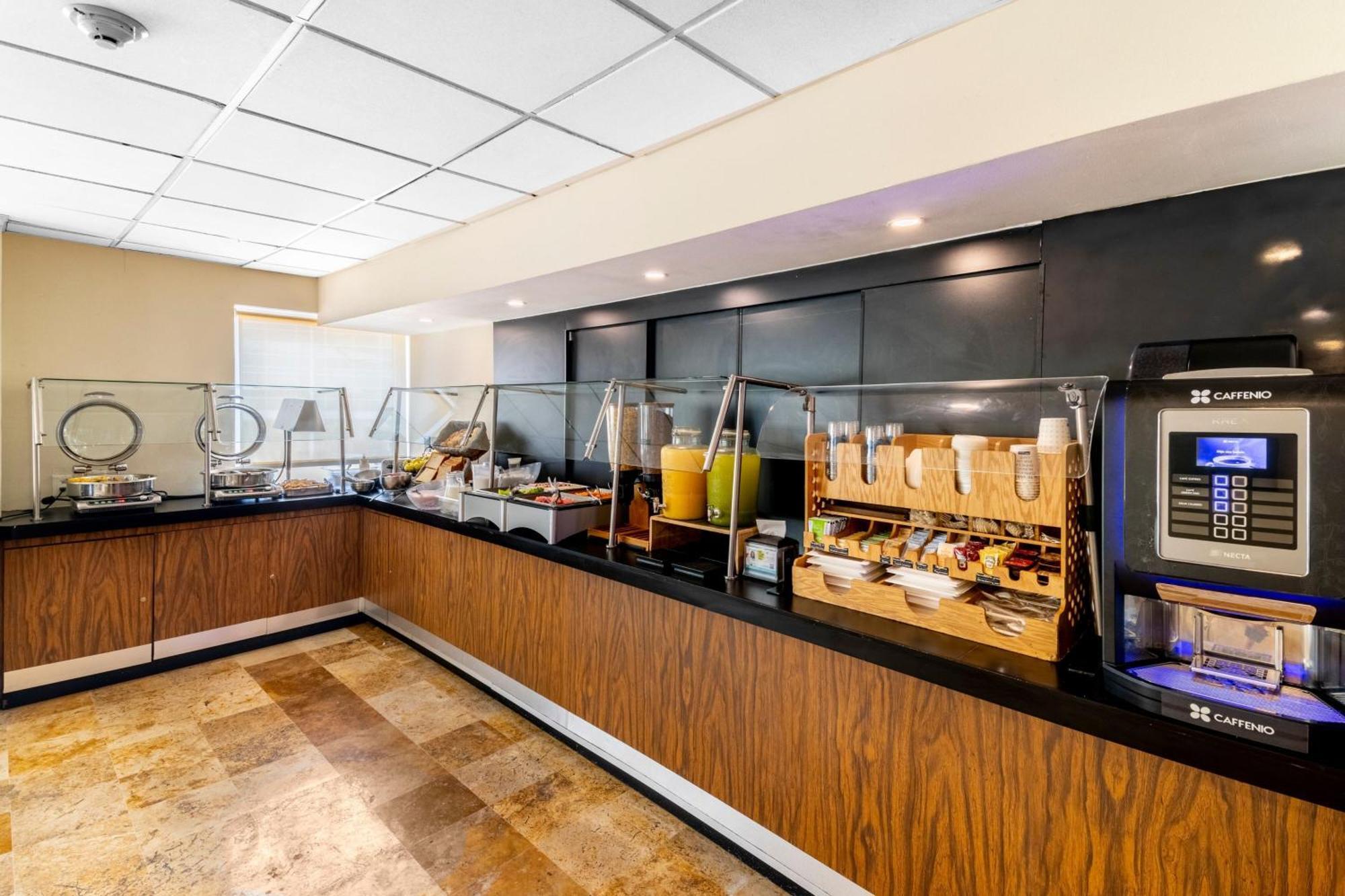 City Express By Marriott Cancun Bagian luar foto